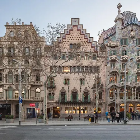 Elegante En El Corazon De * Barcelona